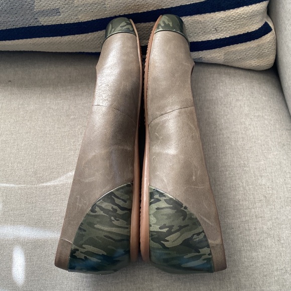 SoftWalk sonoma cap toe green camouflage leather flats 11W NWT - Picture 7 of 10